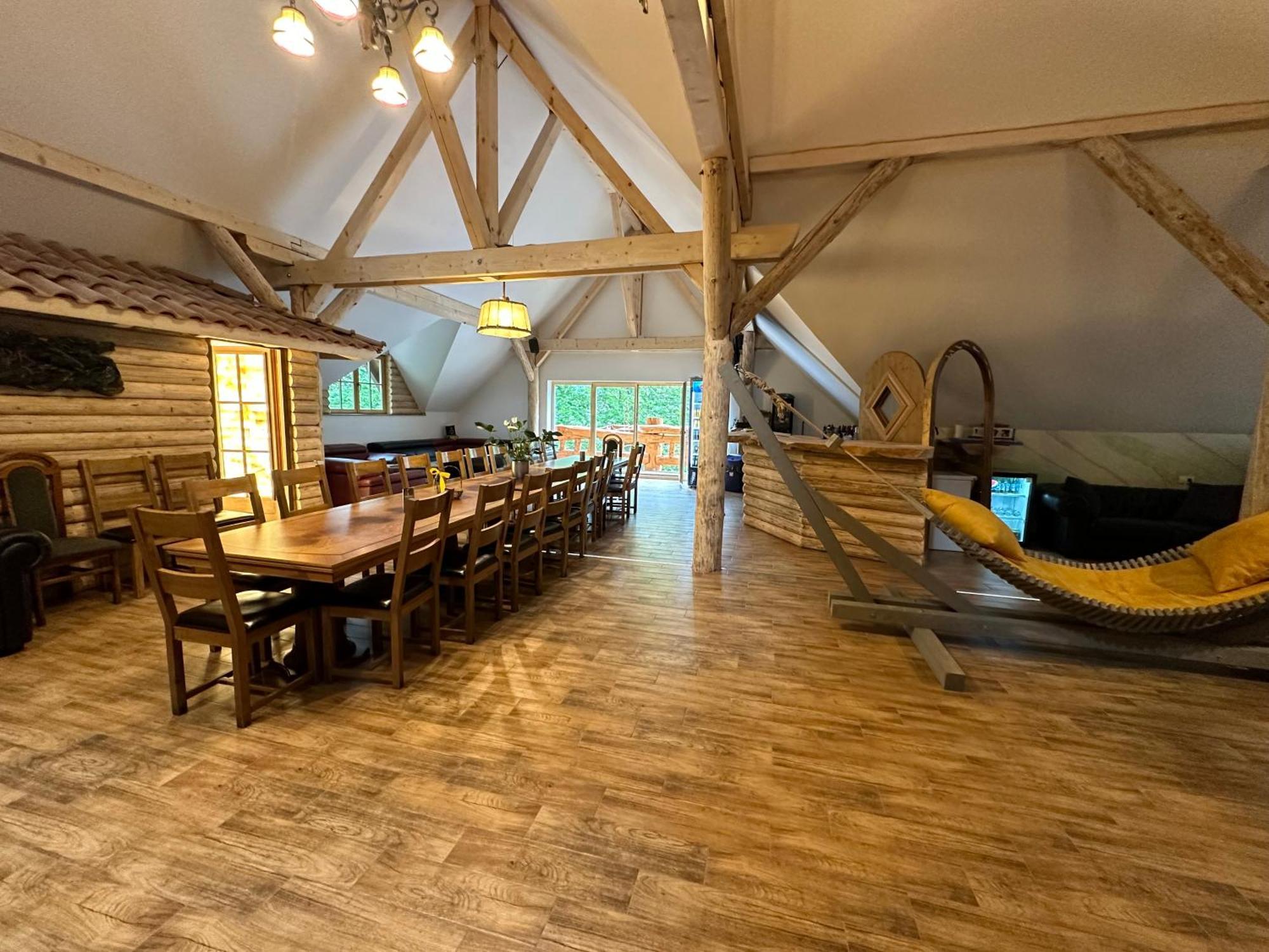 Conacul Radacinilor Hotel Petroşani Екстериор снимка