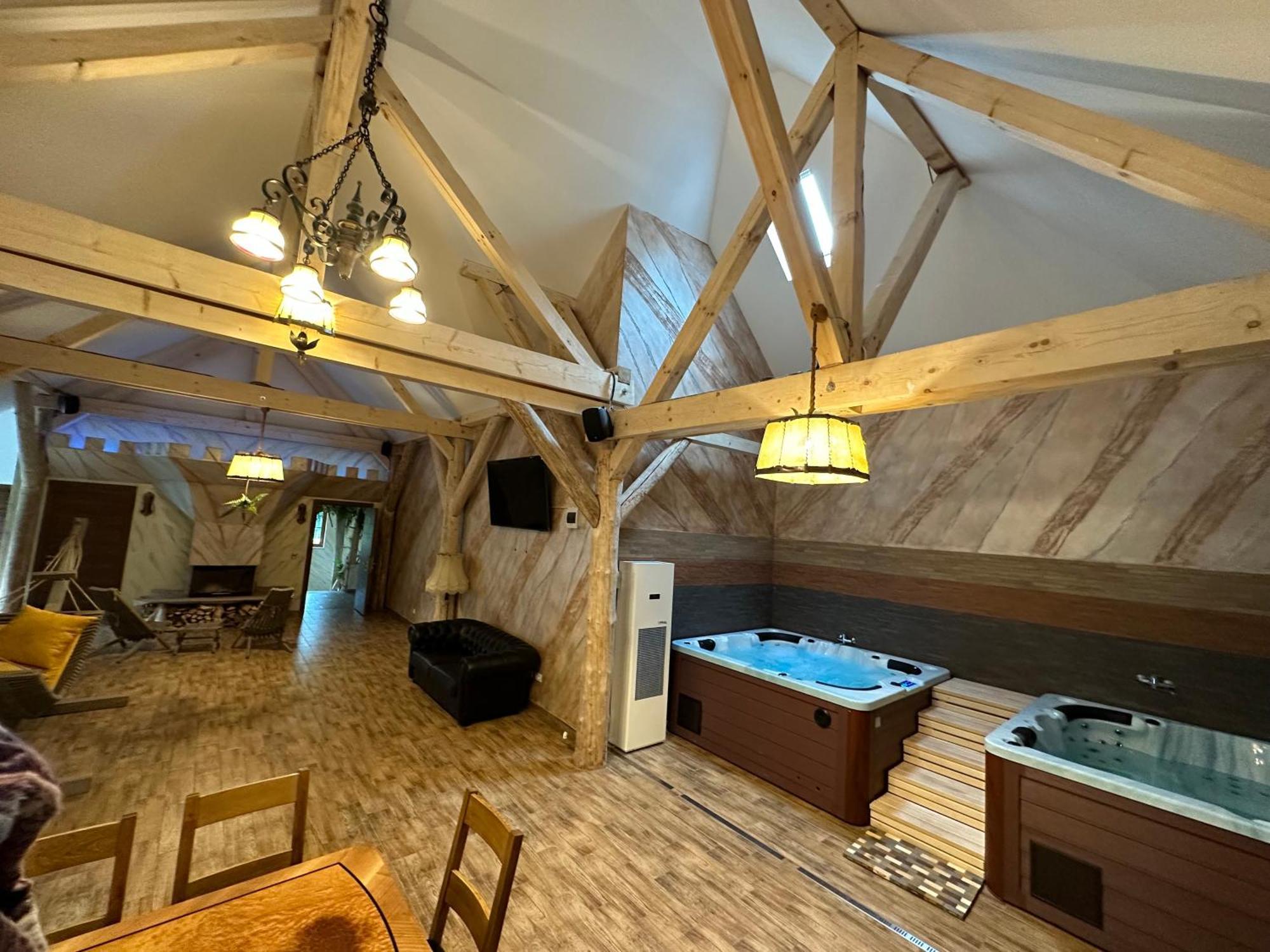 Conacul Radacinilor Hotel Petroşani Екстериор снимка