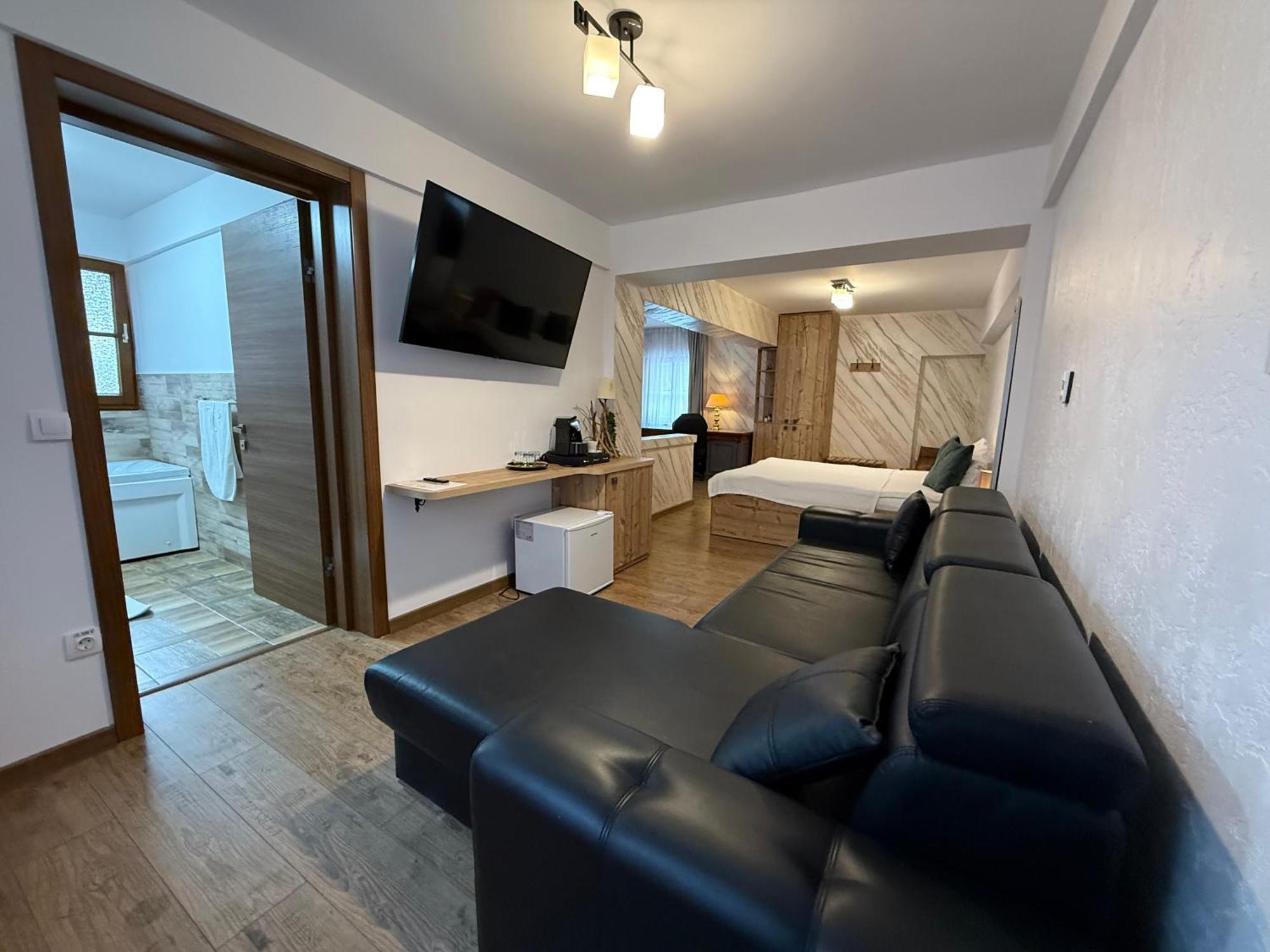 Conacul Radacinilor Hotel Petroşani Екстериор снимка