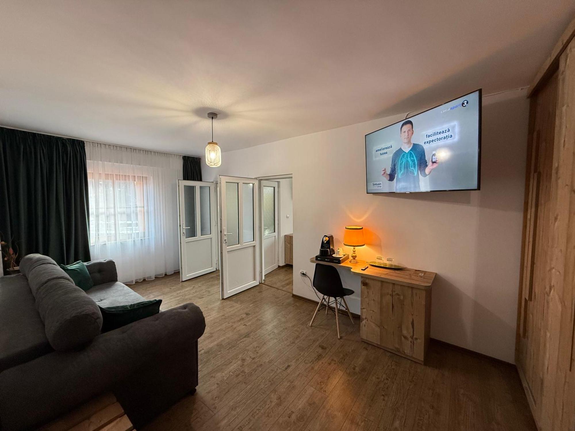 Conacul Radacinilor Hotel Petroşani Екстериор снимка