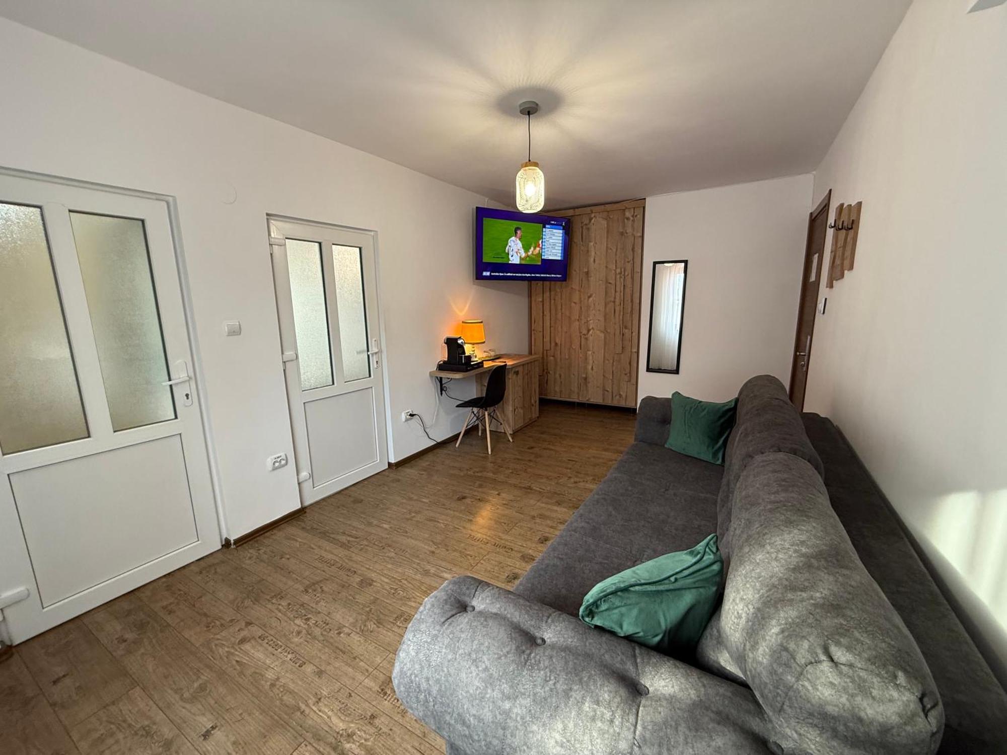 Conacul Radacinilor Hotel Petroşani Екстериор снимка