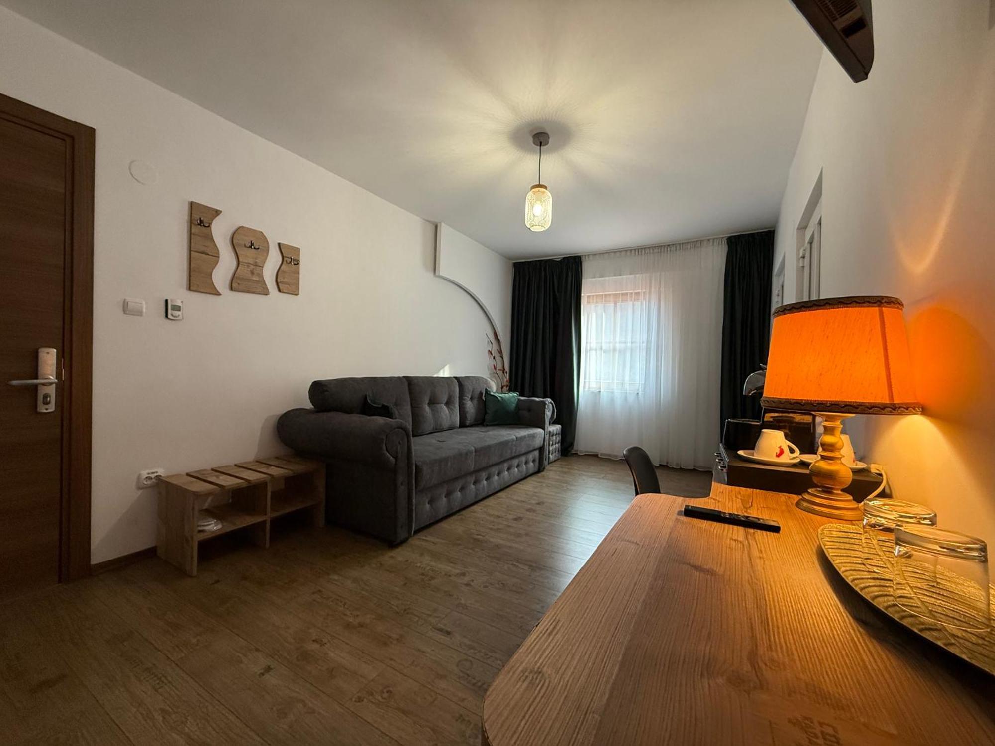 Conacul Radacinilor Hotel Petroşani Екстериор снимка