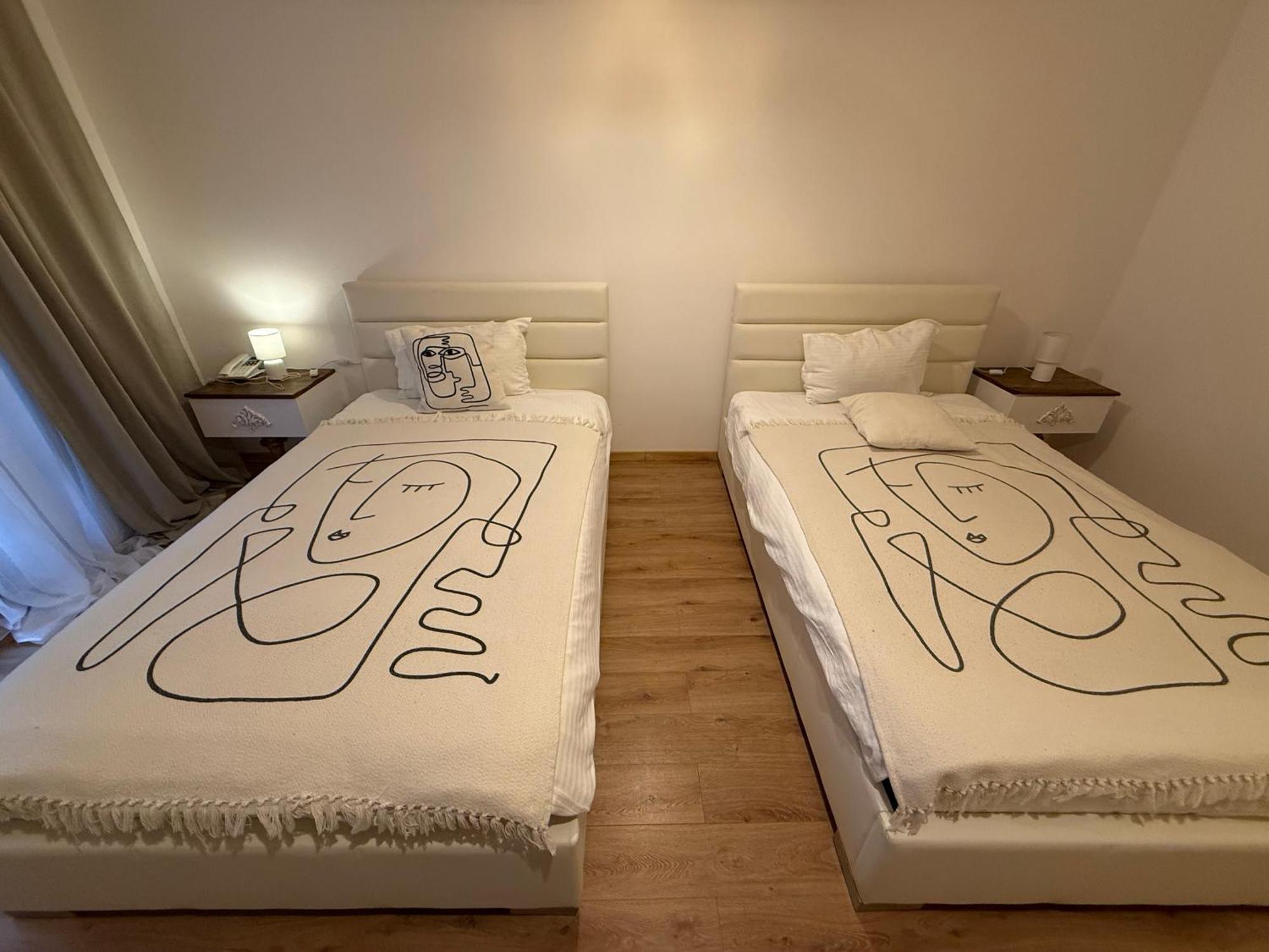 Conacul Radacinilor Hotel Petroşani Екстериор снимка