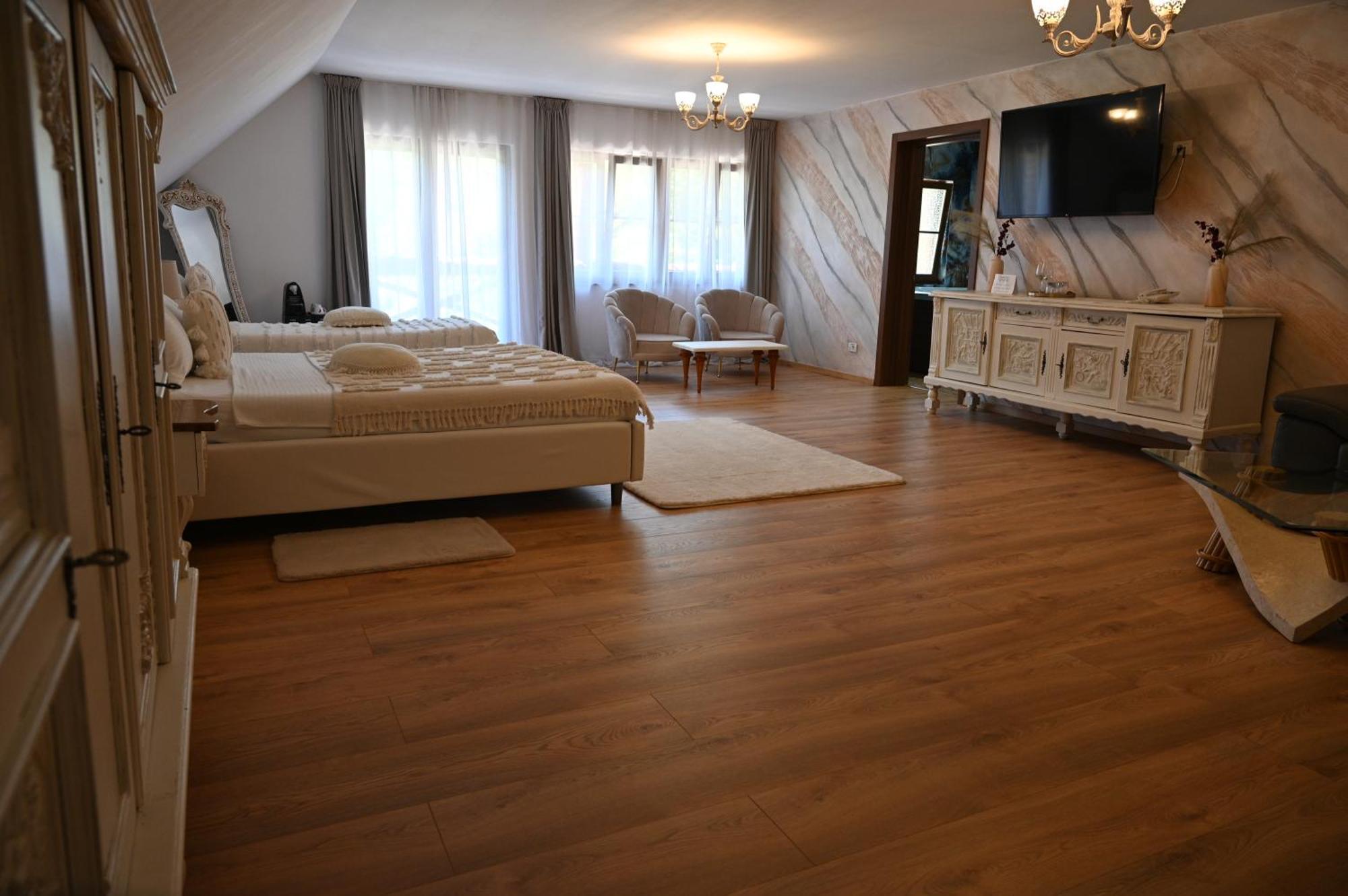 Conacul Radacinilor Hotel Petroşani Екстериор снимка