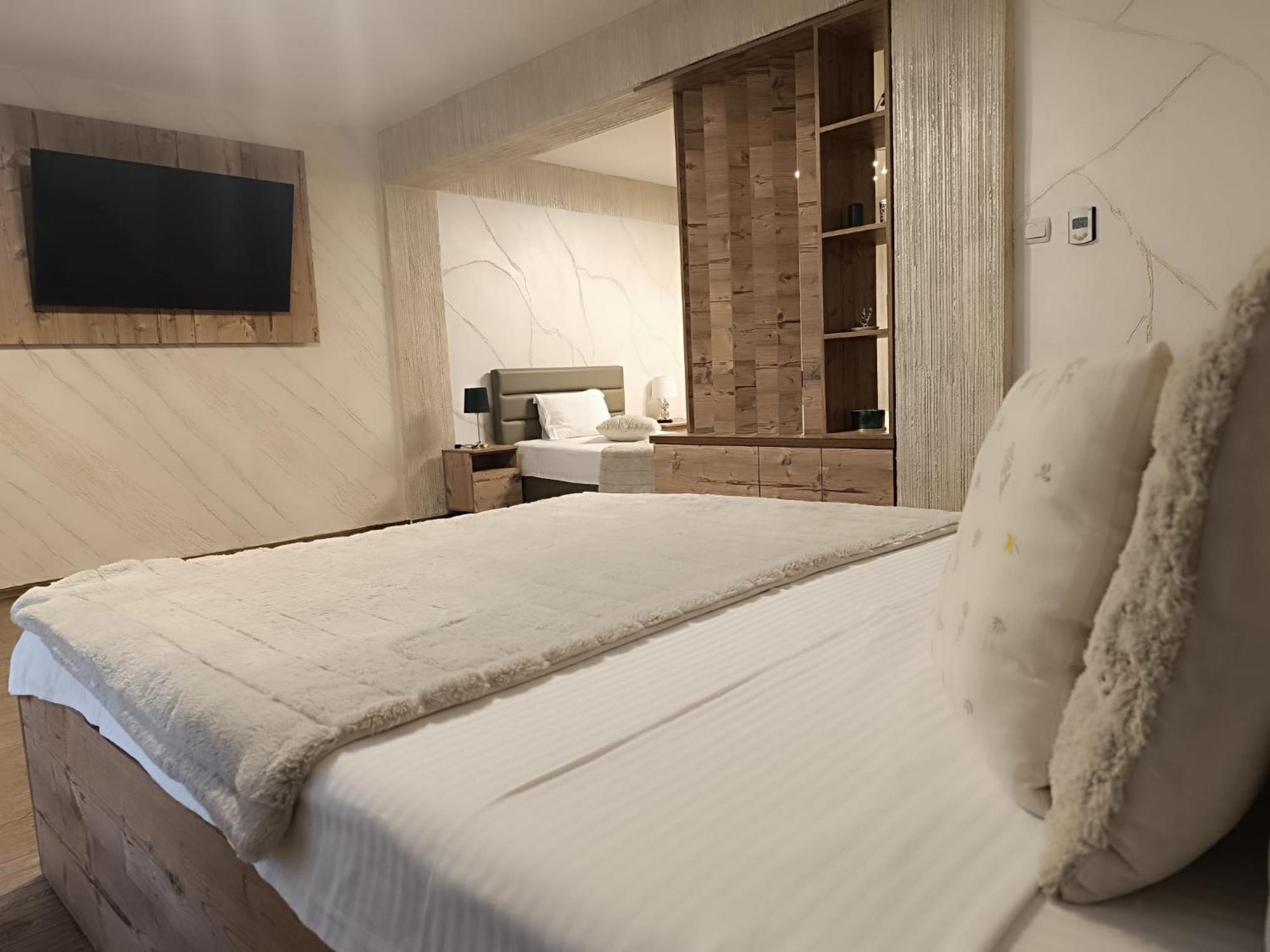 Conacul Radacinilor Hotel Petroşani Екстериор снимка