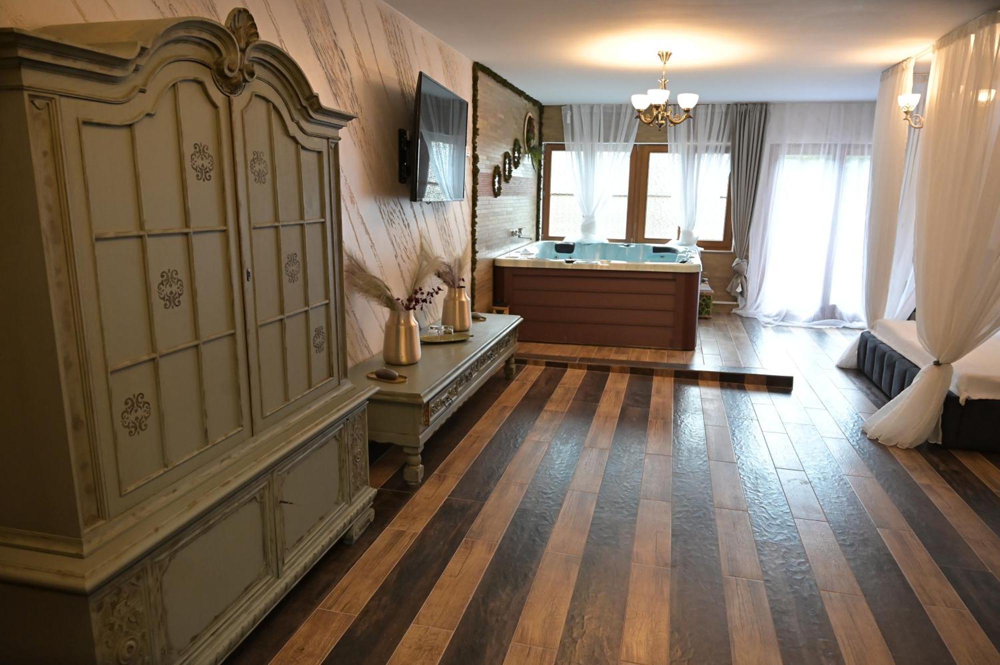 Conacul Radacinilor Hotel Petroşani Екстериор снимка
