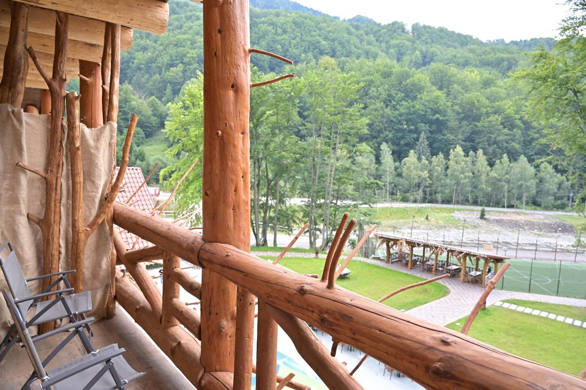 Conacul Radacinilor Hotel Petroşani Екстериор снимка