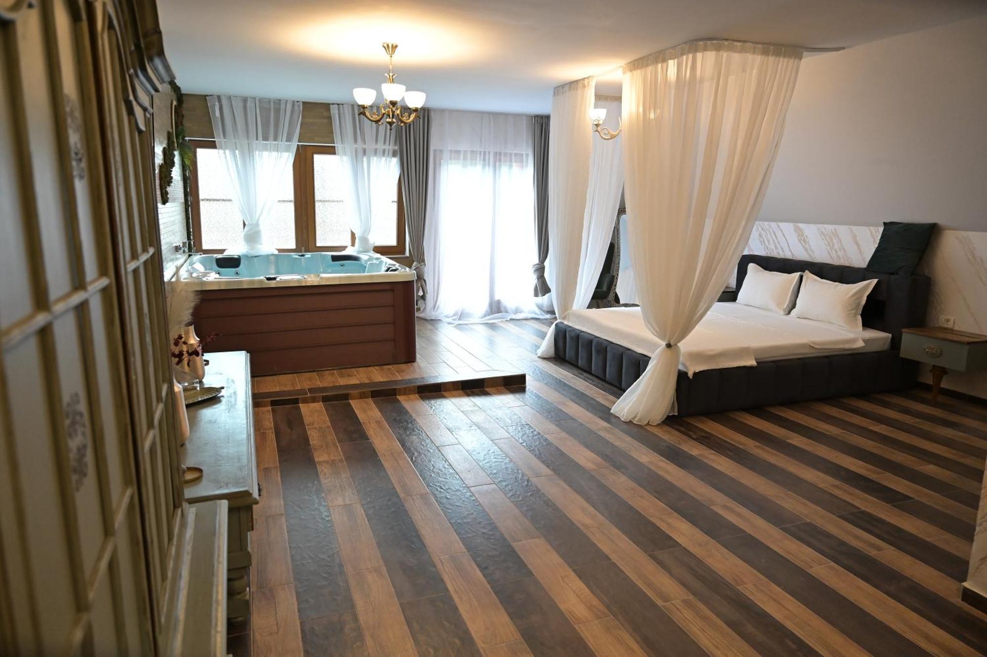 Conacul Radacinilor Hotel Petroşani Екстериор снимка